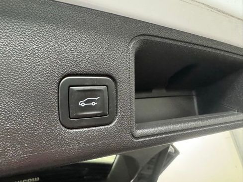 Used 2019 GMC Terrain SLT w/ Preferred Package FWD image 33