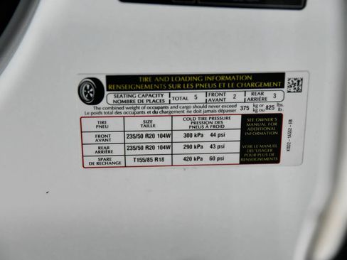 Used 2022 Land Rover Range Rover Evoque R-Dynamic SE image 28