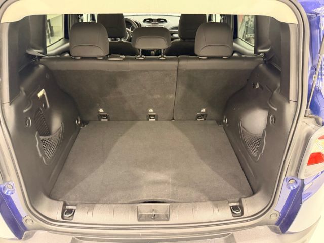 Used 2018 Jeep Renegade Latitude AWD/4WD image 22