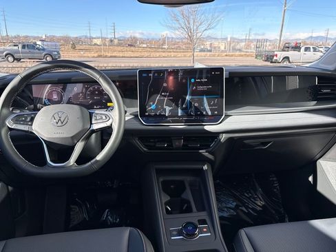 New 2026 Volkswagen Tiguan SE image 12