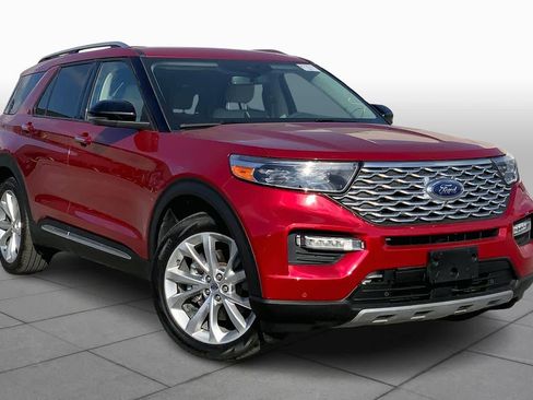 Used 2022 Ford Explorer Platinum w/ Technology Package image 2