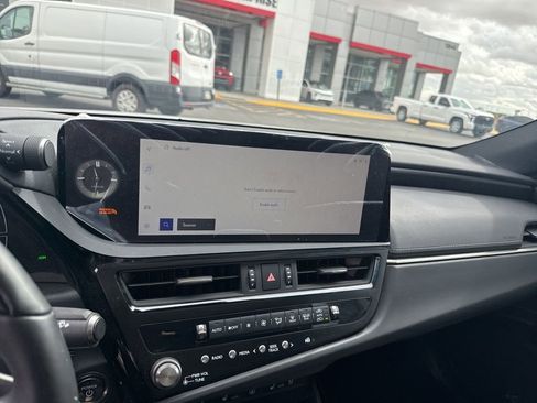 Used 2024 Lexus ES 300h w/ Accessory Package (Z1) image 6