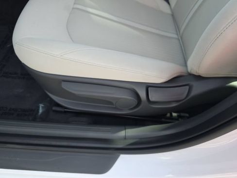 Used 2025 Hyundai Sonata SE FWD image 12