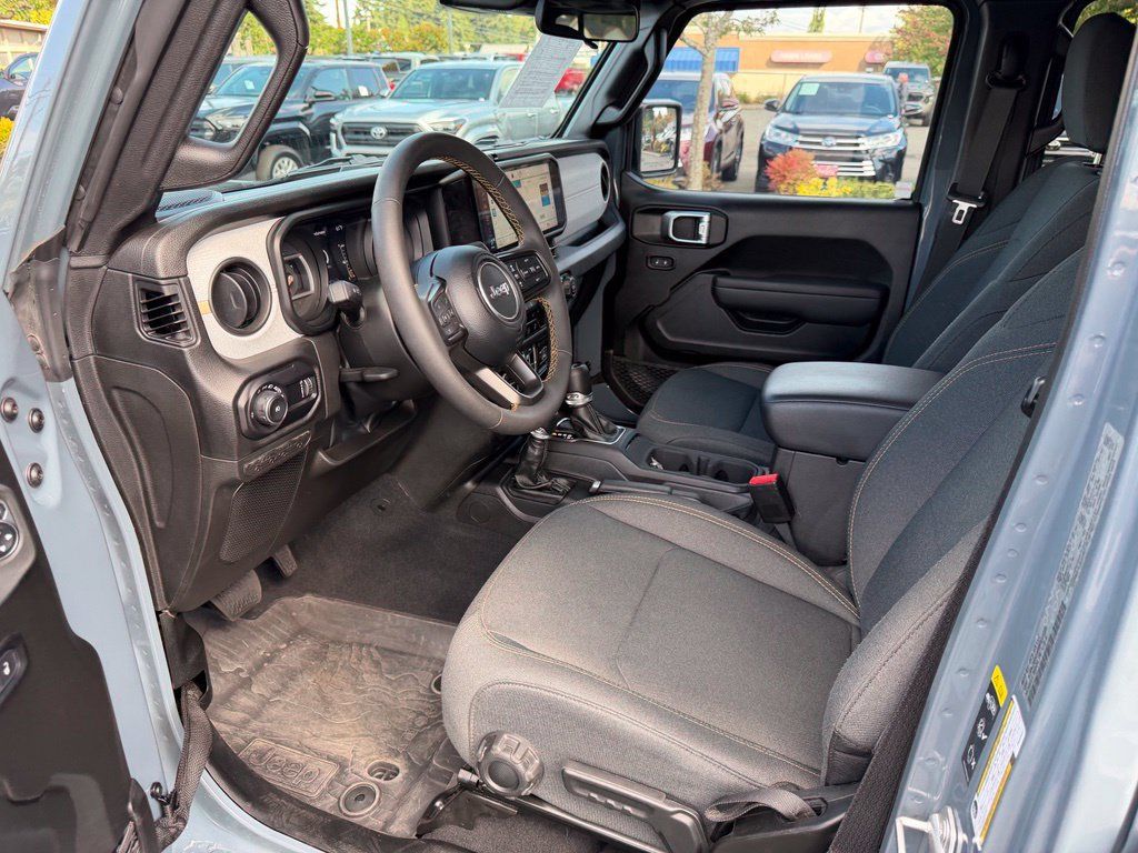 Used 2024 Jeep Wrangler Unlimited Sport AWD/4WD image 12
