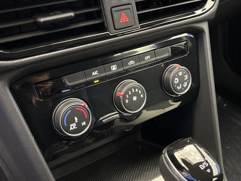 New 2026 Volkswagen Taos S image 19