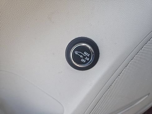 Used 2021 Buick Envision Essence FWD image 16