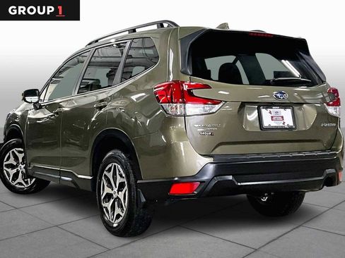 Used 2023 Subaru Forester Premium image 12