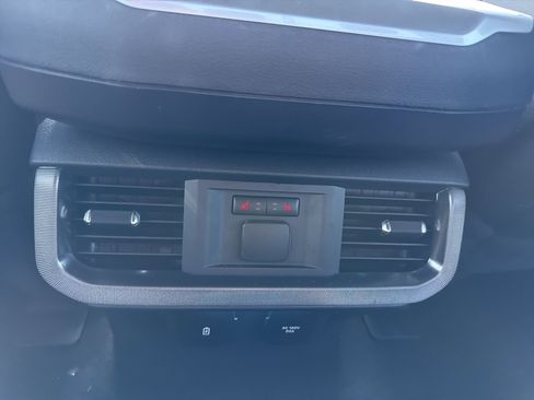 Used 2024 Ford F150 Platinum w/ FX4 Off-Road Package AWD/4WD image 31