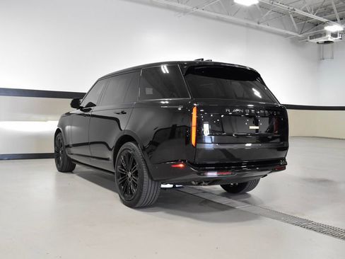 Used 2025 Land Rover Range Rover Long Wheelbase Autobiography AWD/4WD image 3