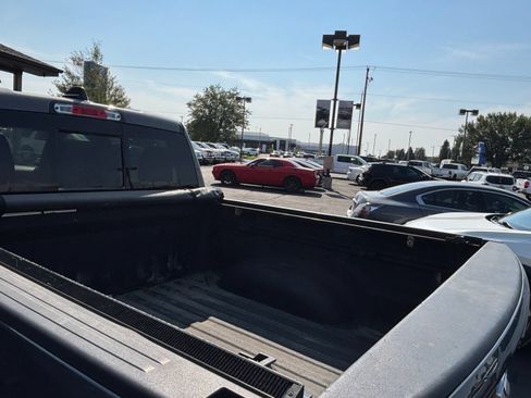 Used 2022 RAM 1500 Laramie AWD/4WD image 5