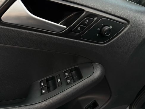 Used 2017 Volkswagen Jetta S image 36