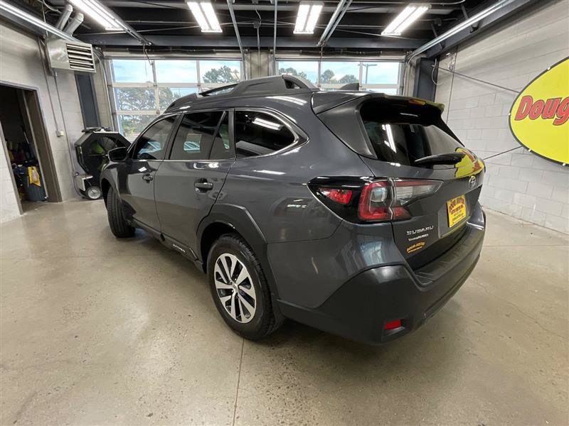 Used 2023 Subaru Outback Premium w/ Popular Package #1 AWD/4WD image 3