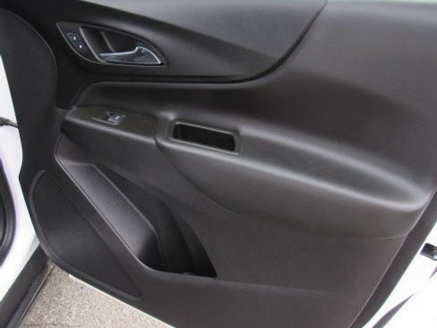 Used 2024 Chevrolet Equinox LT FWD image 12
