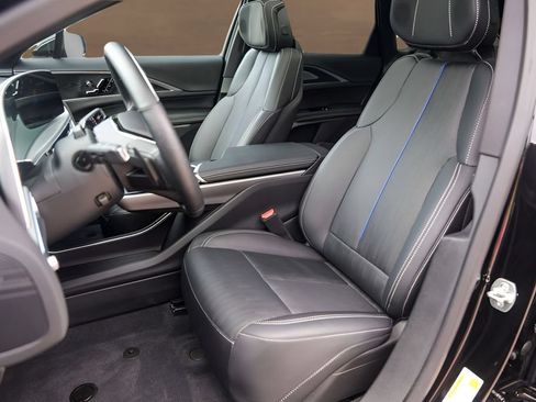 Certified 2025 Cadillac Lyriq Luxury w/ LPO, Floor Liner Package AWD/4WD image 7