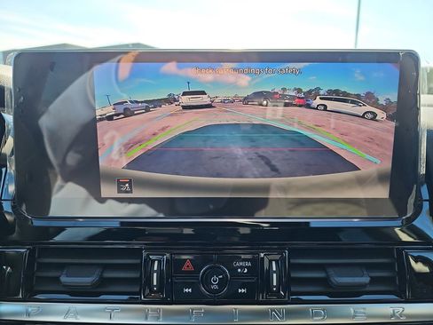 New 2026 Nissan Pathfinder Platinum FWD image 27