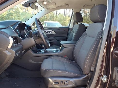 Used 2020 Chevrolet Traverse LT image 13