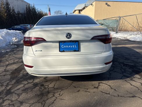 Used 2019 Volkswagen Jetta SE w/ Cold Weather Package image 11