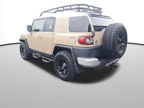 Used 2014 Toyota FJ Cruiser 2WD w/ Convenience Package image 3