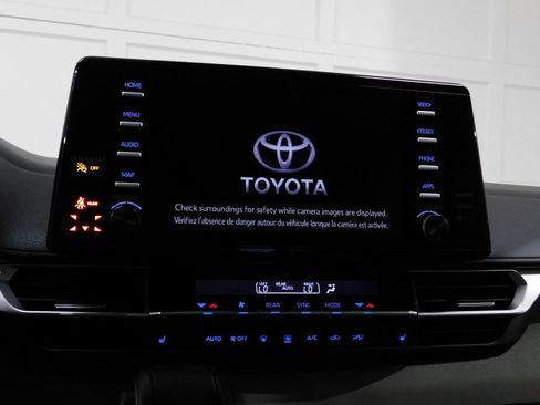 Used 2021 Toyota Sienna XLE image 48