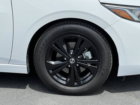 Used 2022 Nissan Sentra SV FWD image 16