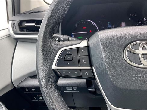 Used 2025 Toyota Sienna XLE FWD image 23