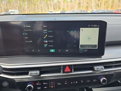 Used 2024 Kia Sorento EX w/ Panoramic Sunroof Package image 26