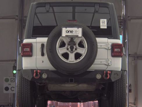 Used 2018 Jeep Wrangler Unlimited Sport S AWD/4WD image 8