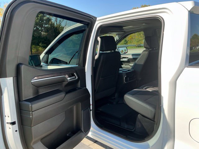 Used 2024 Chevrolet Silverado 1500 LTZ w/ LTZ Convenience Package II AWD/4WD image 17