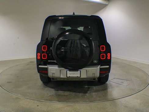 Used 2023 Land Rover Defender 130 SE AWD/4WD image 4