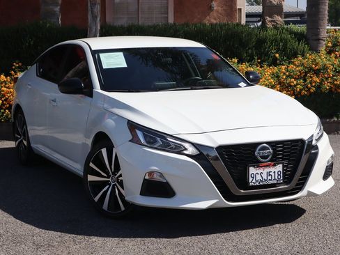 Used 2022 Nissan Altima 2.5 SR image 2