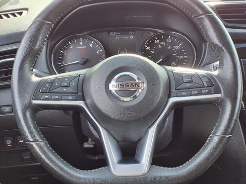 Used 2020 Nissan Rogue SV image 15