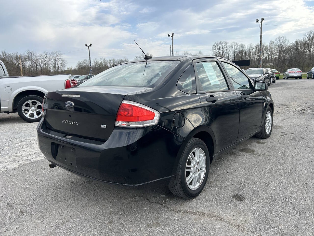 Used 2009 Ford Focus SE FWD image 5