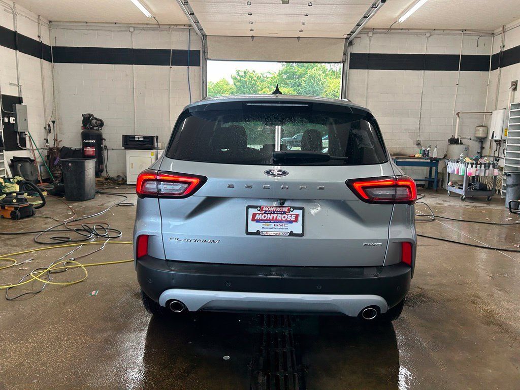 Used 2024 Ford Escape Platinum AWD/4WD image 5