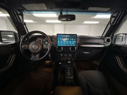 Used 2016 Jeep Wrangler Unlimited Sahara w/ Connectivity Group AWD/4WD image 23