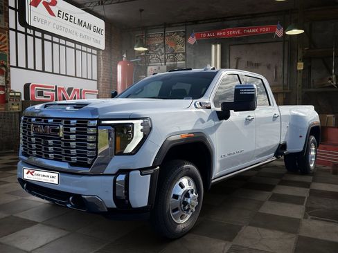 New 2026 GMC Sierra 3500 Denali w/ Denali Reserve Package AWD/4WD image 1