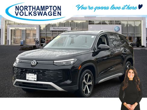 New 2025 Volkswagen Tiguan SE image 1