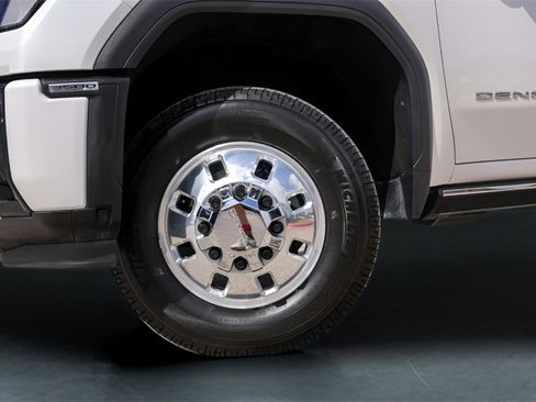 Used 2025 GMC Sierra 3500 Denali Ultimate image 4