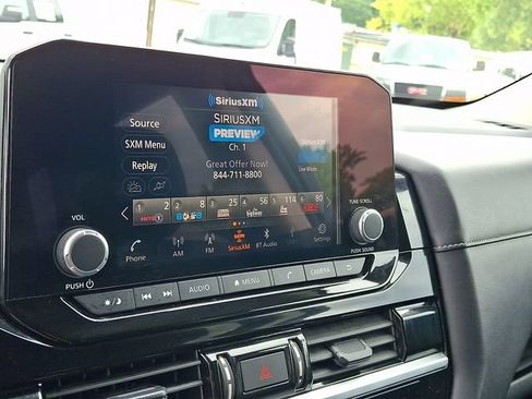 Used 2024 Nissan Pathfinder SV FWD image 18
