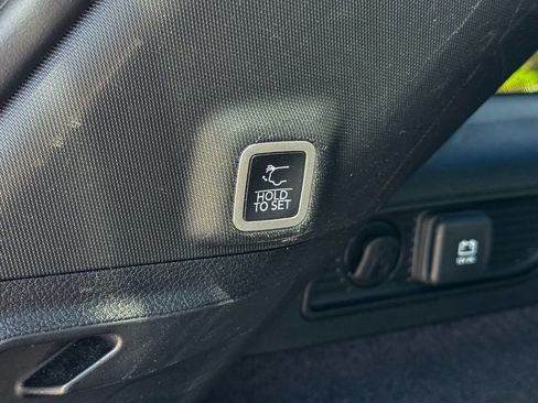 Used 2023 Jeep Grand Cherokee Overland AWD/4WD image 19