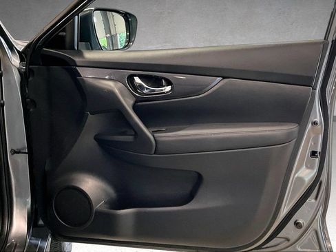 Used 2019 Nissan Rogue SV AWD/4WD image 28