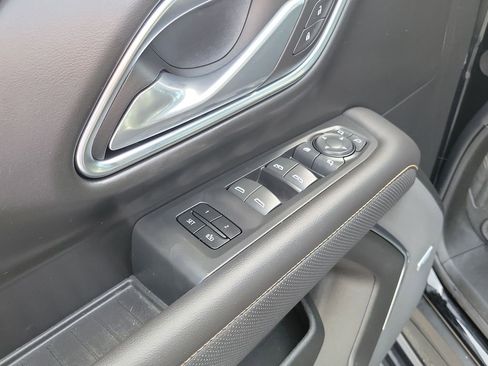 Used 2023 GMC Yukon XL AT4 image 24