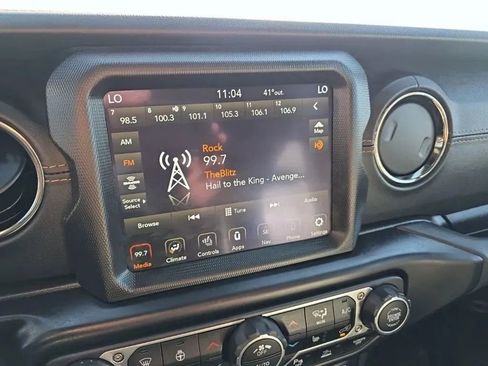 Used 2022 Jeep Wrangler Unlimited Sahara image 23