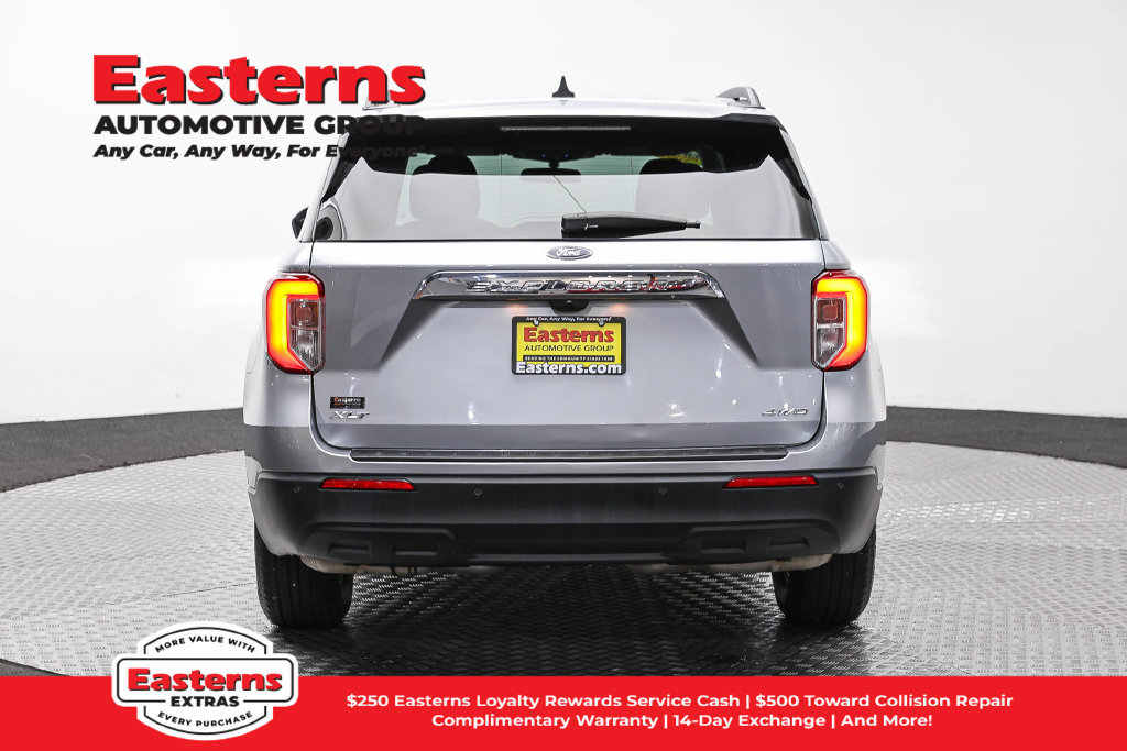 Used 2023 Ford Explorer XLT AWD/4WD image 7