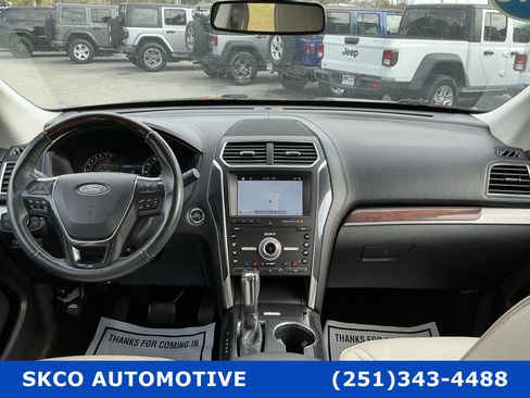 Used 2019 Ford Explorer Platinum image 15