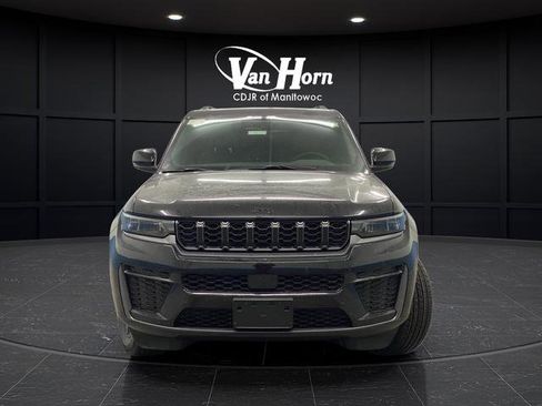 New 2026 Jeep Grand Cherokee Altitude image 12