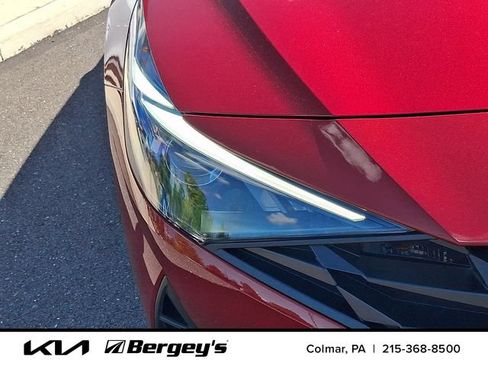 Used 2023 Hyundai Elantra SEL w/ Convenience Package FWD image 11