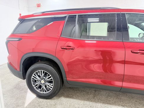 Used 2024 Chevrolet Traverse LT w/ Trailering Package image 9