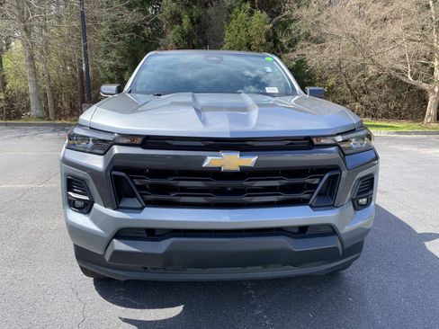 Used 2023 Chevrolet Colorado LT w/ LT Convenience Package III image 3