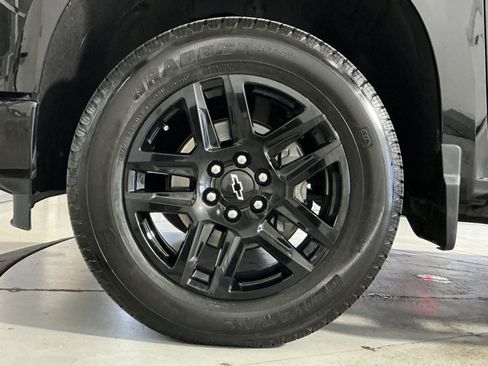 Used 2025 Chevrolet Silverado 1500 Custom w/ LPO, Dark Essentials Package AWD/4WD image 13