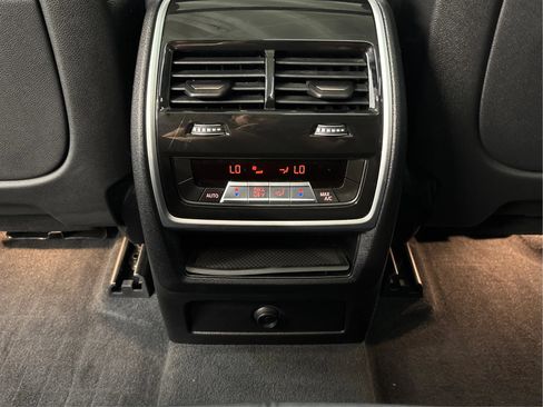Used 2022 BMW X5 xDrive40i w/ Premium Package AWD/4WD image 27